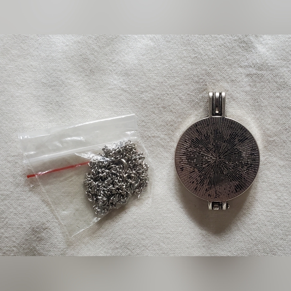 Essential Oil Diffuser Necklace Lot Of 6 - Picture 5 of 5